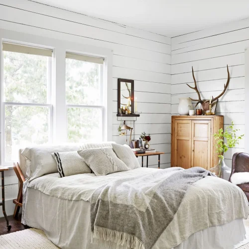 rustic-master-bedroom-1551893970